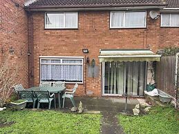 Charming Basildon House With 3 Bedroom Near Town