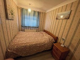 Charming Basildon House With 3 Bedroom Near Town