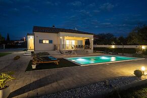 Villa Kamber in Tinj