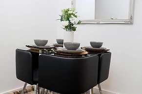 Remarkable 3-bed Apartment in London