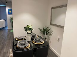 Remarkable 3-bed Apartment in London
