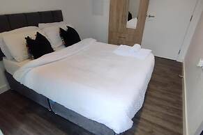 Remarkable 3-bed Apartment in London