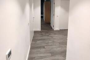 Remarkable 3-bed Apartment in London