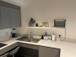 Remarkable 3-bed Apartment in London