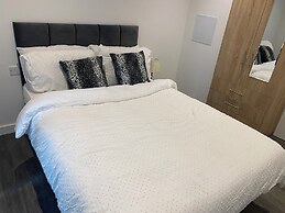 Remarkable 3-bed Apartment in London