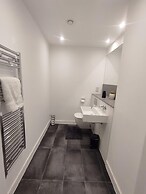 Remarkable 3-bed Apartment in London