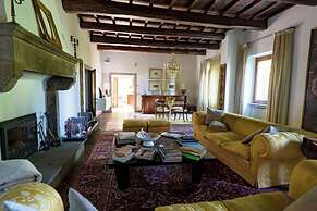 Castello Uliveta