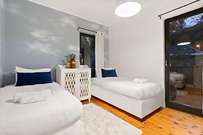 Higgo Crescent Villa