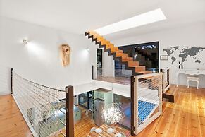 Higgo Crescent Villa