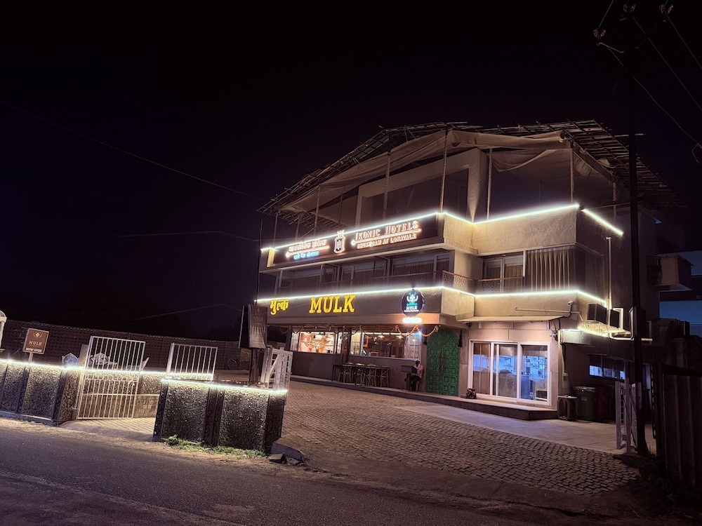 Ikonic Hotel - Bhushi Dam Lonavala