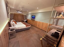 Ikonic Hotel - Bhushi Dam Lonavala