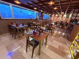 Ikonic Hotel - Bhushi Dam Lonavala