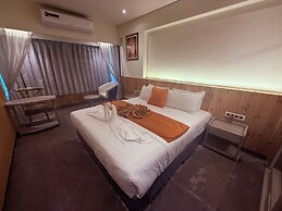Ikonic Hotel - Bhushi Dam Lonavala