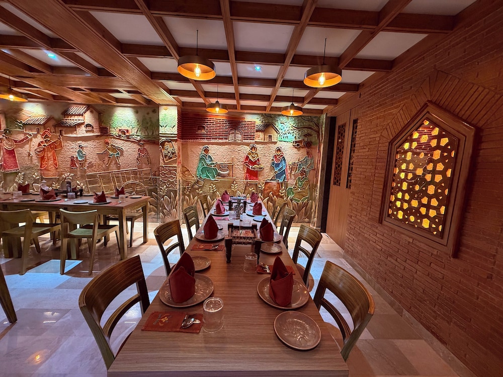 Ikonic Hotel - Bhushi Dam Lonavala