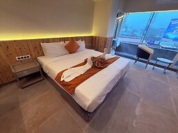 Ikonic Hotel - Bhushi Dam Lonavala
