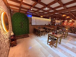 Ikonic Hotel - Bhushi Dam Lonavala