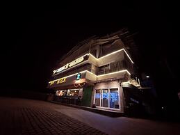 Ikonic Hotel - Bhushi Dam Lonavala