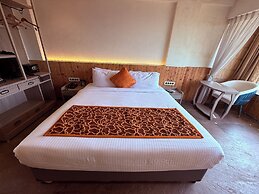 Ikonic Hotel - Bhushi Dam Lonavala