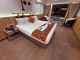 Ikonic Hotel - Bhushi Dam Lonavala
