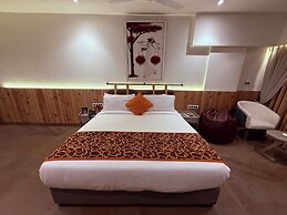 Ikonic Hotel - Bhushi Dam Lonavala