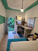 Cozy studio apartment with private parking