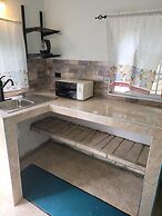 Cozy studio apartment with private parking