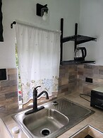 Cozy studio apartment with private parking