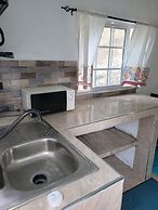 Cozy studio apartment with private parking