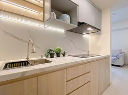 Tidy Warm Toned 2Br Apartment Meikarta