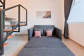 Spacious Studio Loft At Kingland Avenue Apartment