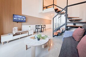 Spacious Studio Loft At Kingland Avenue Apartment