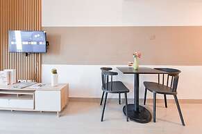 Spacious Studio Loft At Kingland Avenue Apartment