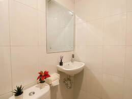 Warm Minimalist Studio Apartment Monroe Tower
