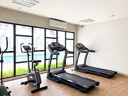 Warm Minimalist Studio Apartment Monroe Tower