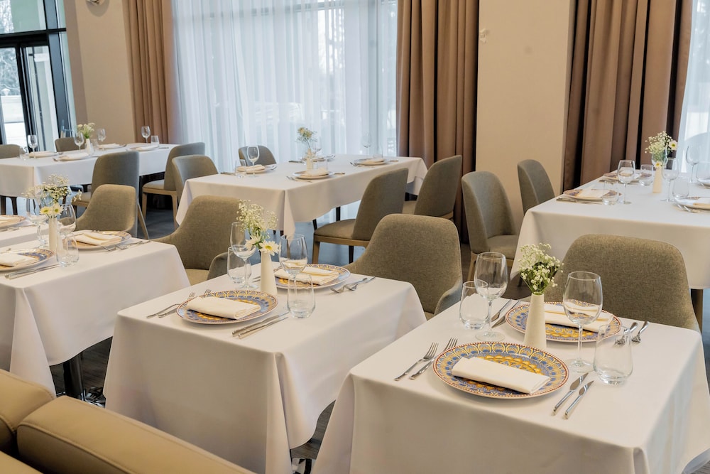 Yevlakh City Hotel