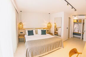 Artemis Hotel