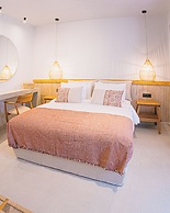 Artemis Hotel