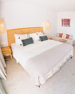 Artemis Hotel