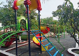 Madhuson Palms