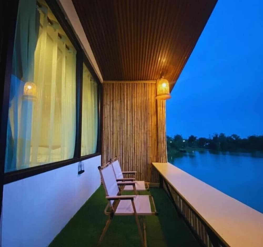 Baanrimnam Resort Lopburi