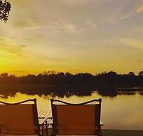 Baanrimnam Resort Lopburi