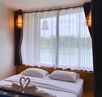 Baanrimnam Resort Lopburi