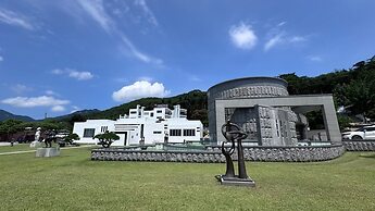Hwimok Art Resort