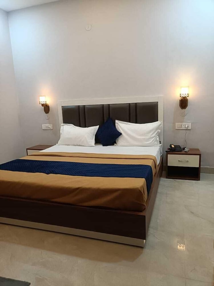 Hotel Kamboj