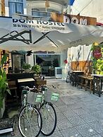 Dom Hostel and Bar