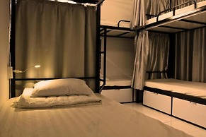 Dom Hostel and Bar