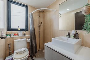 Prime Condo Near Mall & Old Town C185