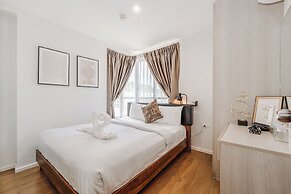 Prime Condo Near Mall & Old Town C185