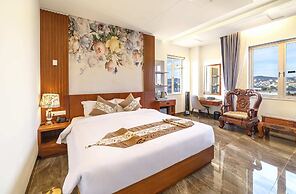 Royal Palace Dalat Hotel