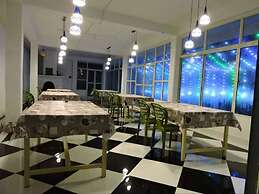 Vinayaka Inn Sittong